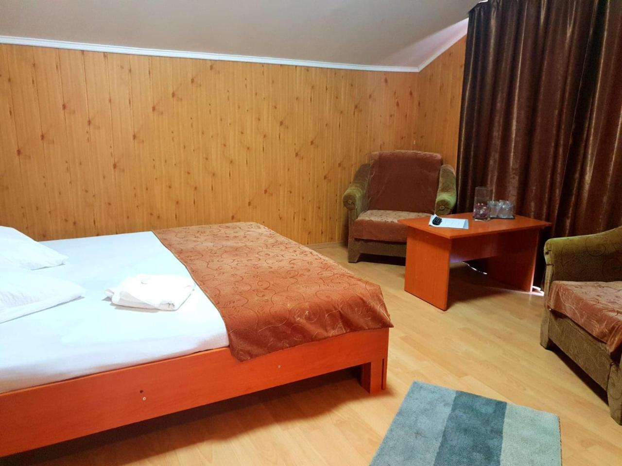Pensiunea Valea Negrasului Trăisteni Buitenkant foto