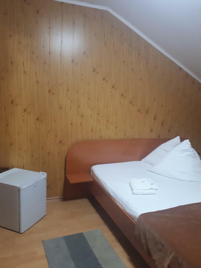 Pensiunea Valea Negrasului Trăisteni Buitenkant foto